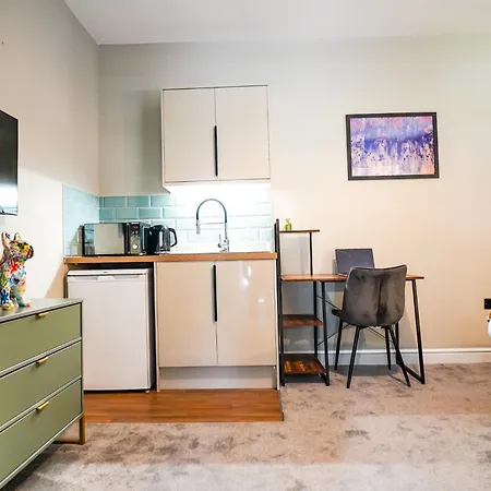 The City Centre Studios - Peterborough - Contractor Friendly - Free Wifi - Smart Tv - Desk Space - Well Designed - Ideal For Long Work Stays Exterior photo