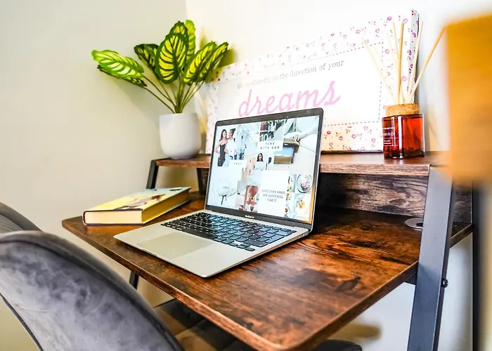 The City Centre Studios - Peterborough - Contractor Friendly - Free Wifi - Smart Tv - Desk Space - Well Designed - Ideal For Long Work Stays