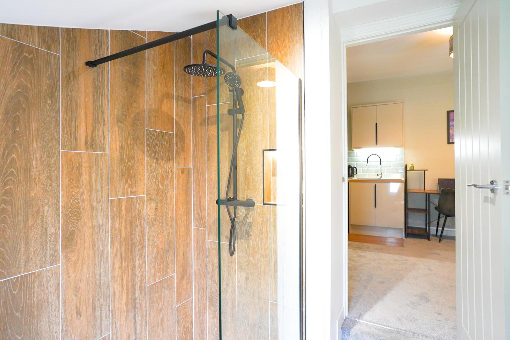 The Centre - - Contractor Friendly - Free Wifi - Smart Tv - Desk Space - Well Designed - Ideal For Long Work Appartement
