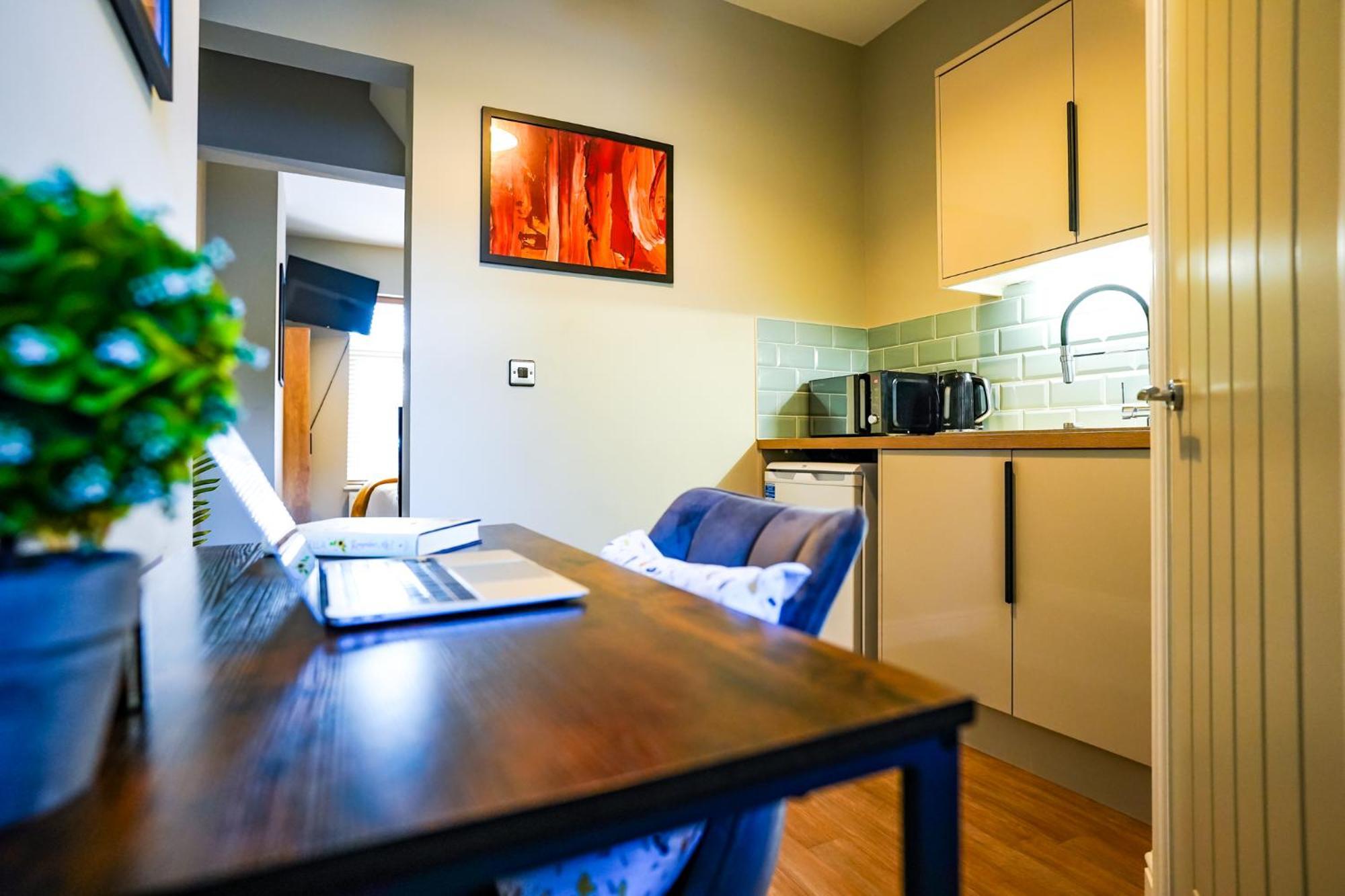 The Centre - - Contractor Friendly - Free Wifi - Smart Tv - Desk Space - Well Designed - Ideal For Long Work Appartement